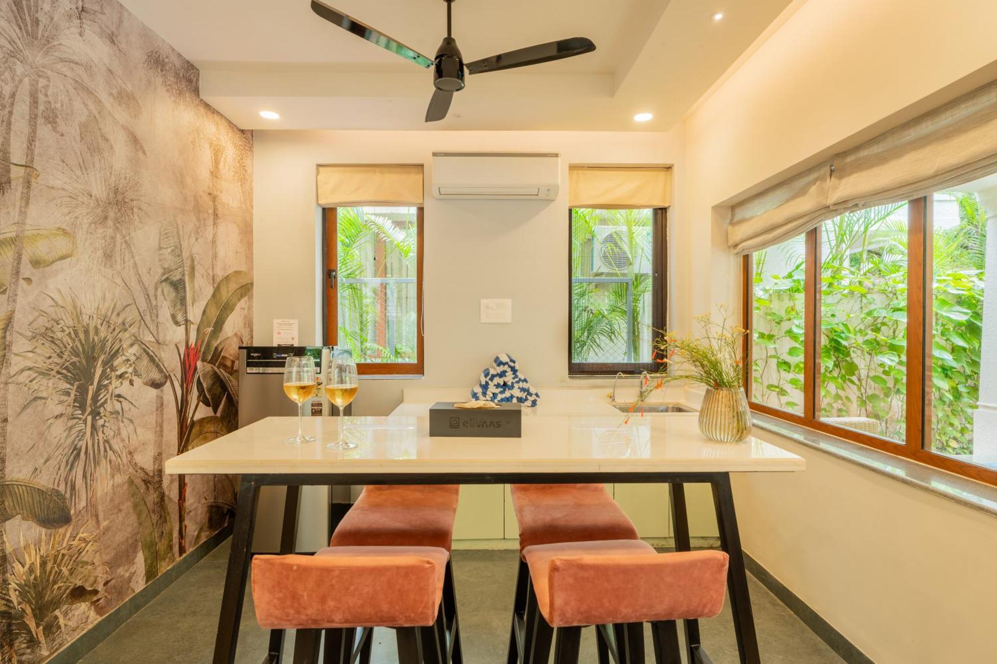 Elivaas 3 Bhk Pvt Pool & Bar - Villa Valerie Oxel Εξωτερικό φωτογραφία