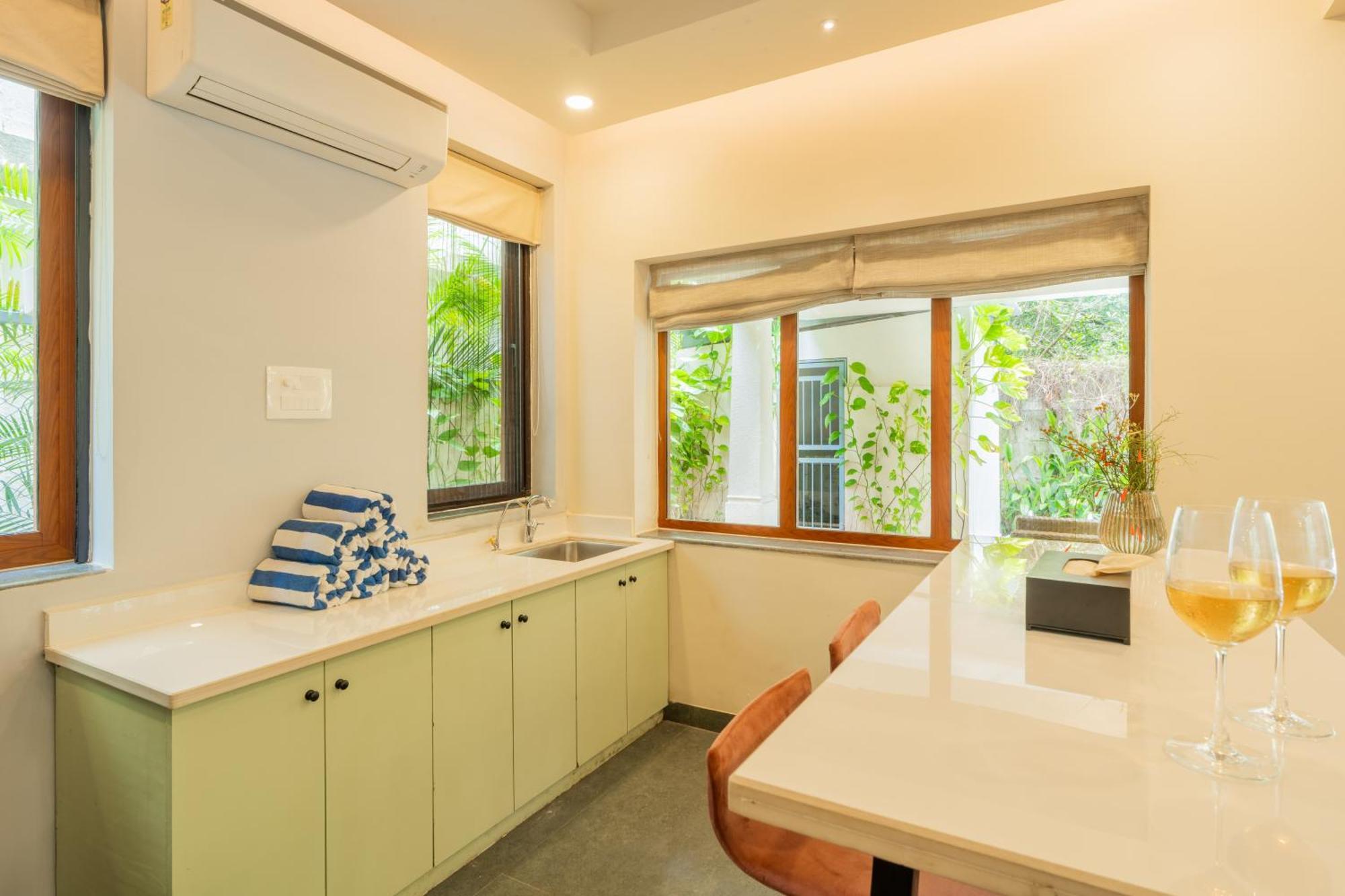 Elivaas 3 Bhk Pvt Pool & Bar - Villa Valerie Oxel Εξωτερικό φωτογραφία
